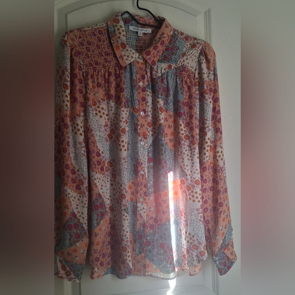 ROSE + OLIVE Floral Patch Smock Shoulders Artsy Button up Blouse M COTTAGECORES4 - Picture 2 of 11